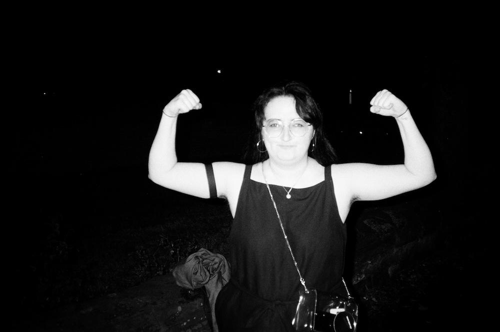 gab with her muscles up